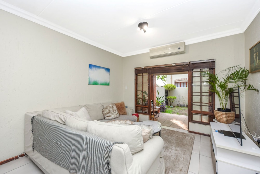 Apartment for sale in Paulshof - FW1715834 Apartment for sale in Paulshof - FW1715834