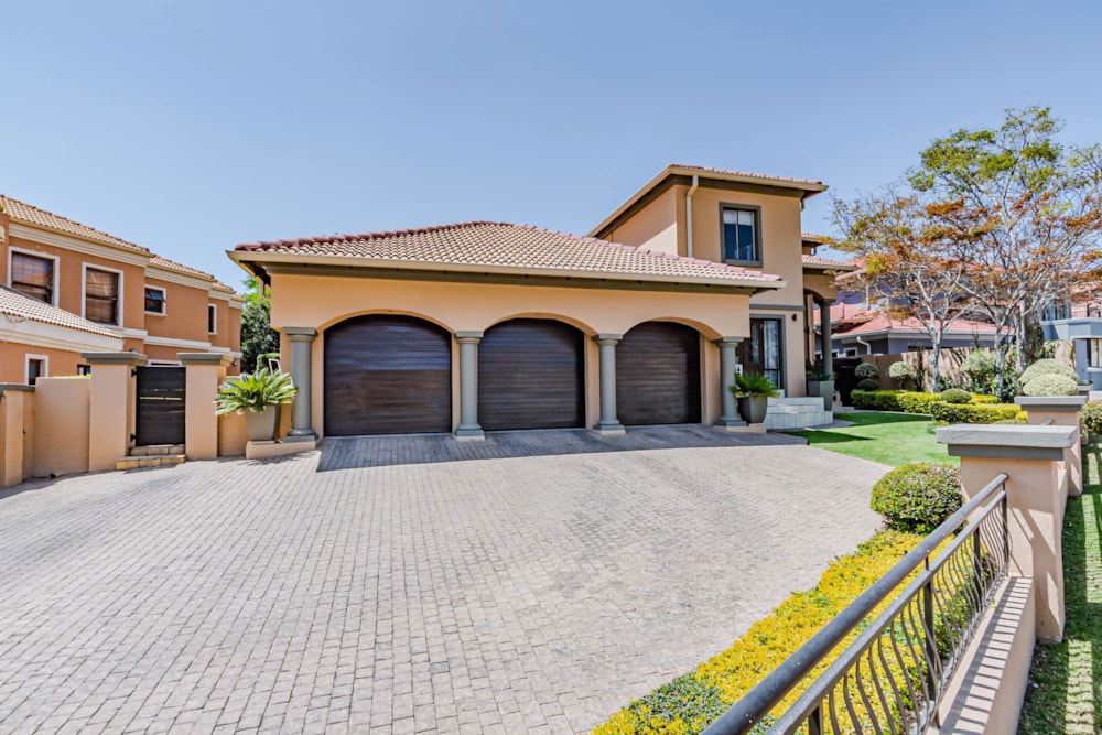 Golf estate house for sale in Blue Valley Golf Estate - CN1715433 Golf estate house for sale in Blue Valley Golf Estate - CN1715433