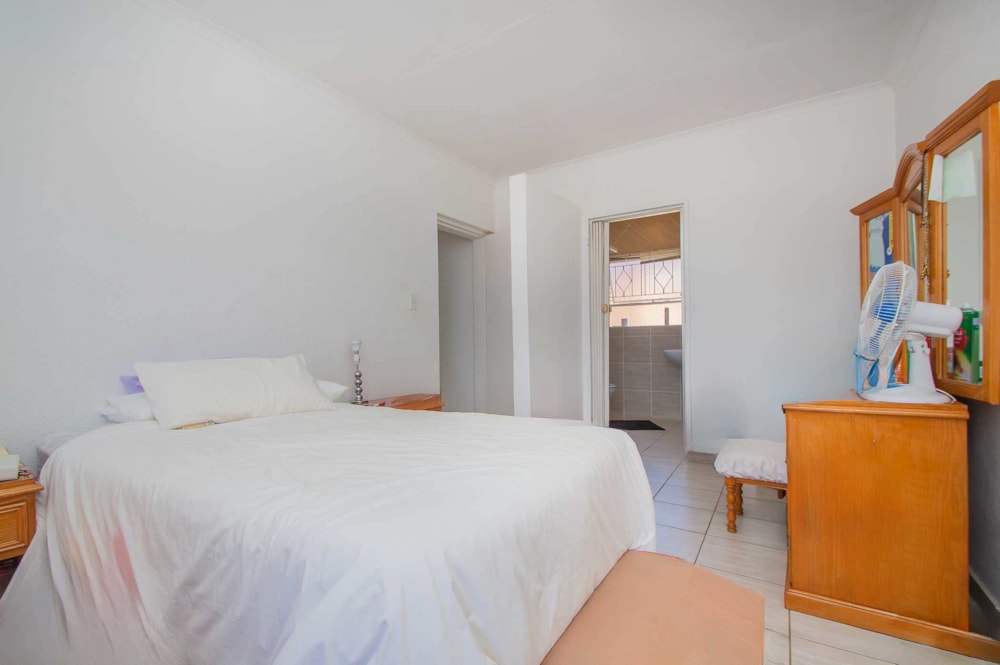 Townhouse for sale in Noordheuwel - 1KR1715460 Townhouse for sale in Noordheuwel - 1KR1715460