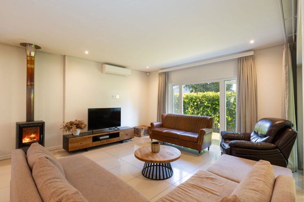 Security estate home for sale in Val de Vie Estate - VLV1711550 Security estate home for sale in Val de Vie Estate - VLV1711550