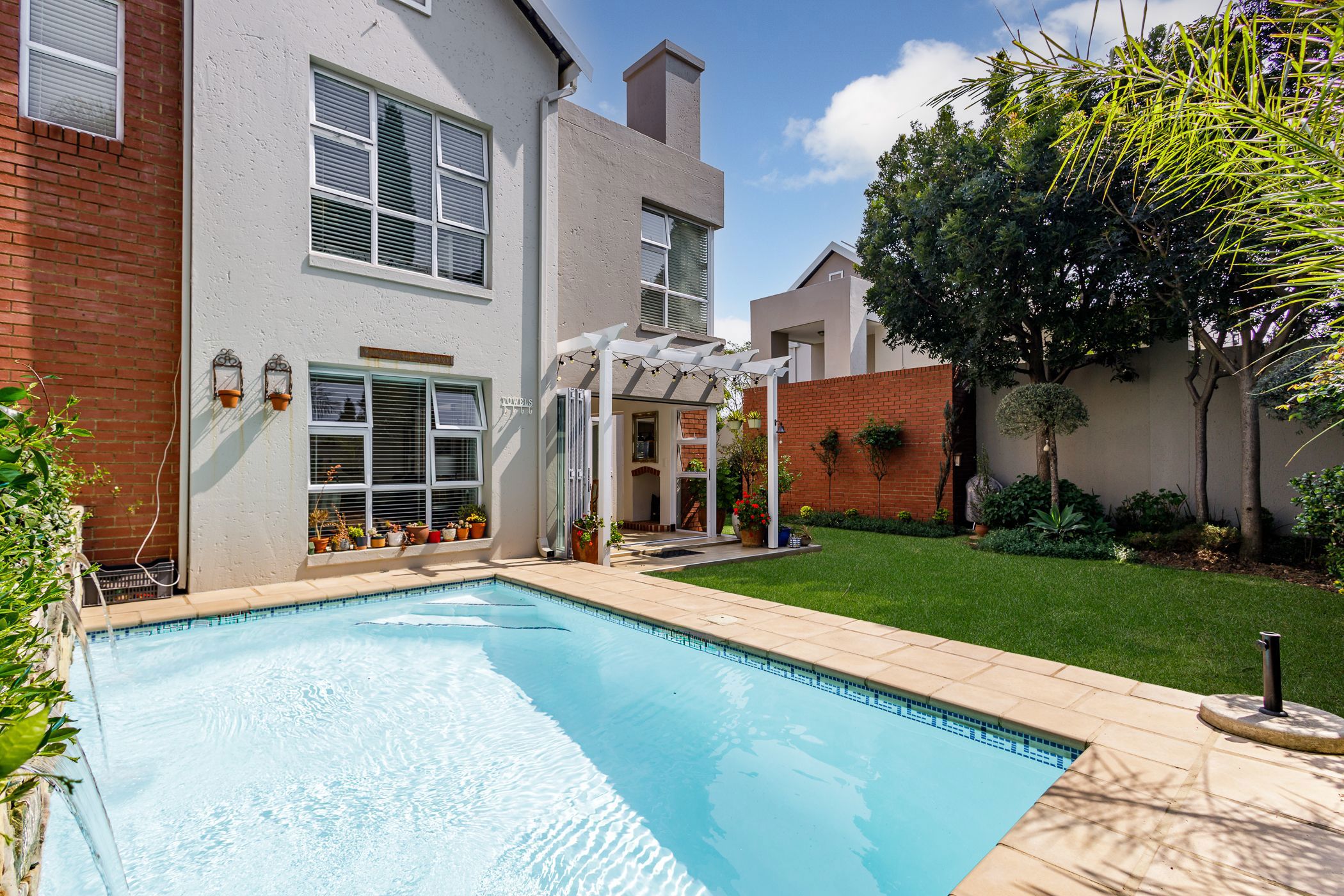 Townhouse sold in Eagle Canyon Golf Estate - RAN1714022