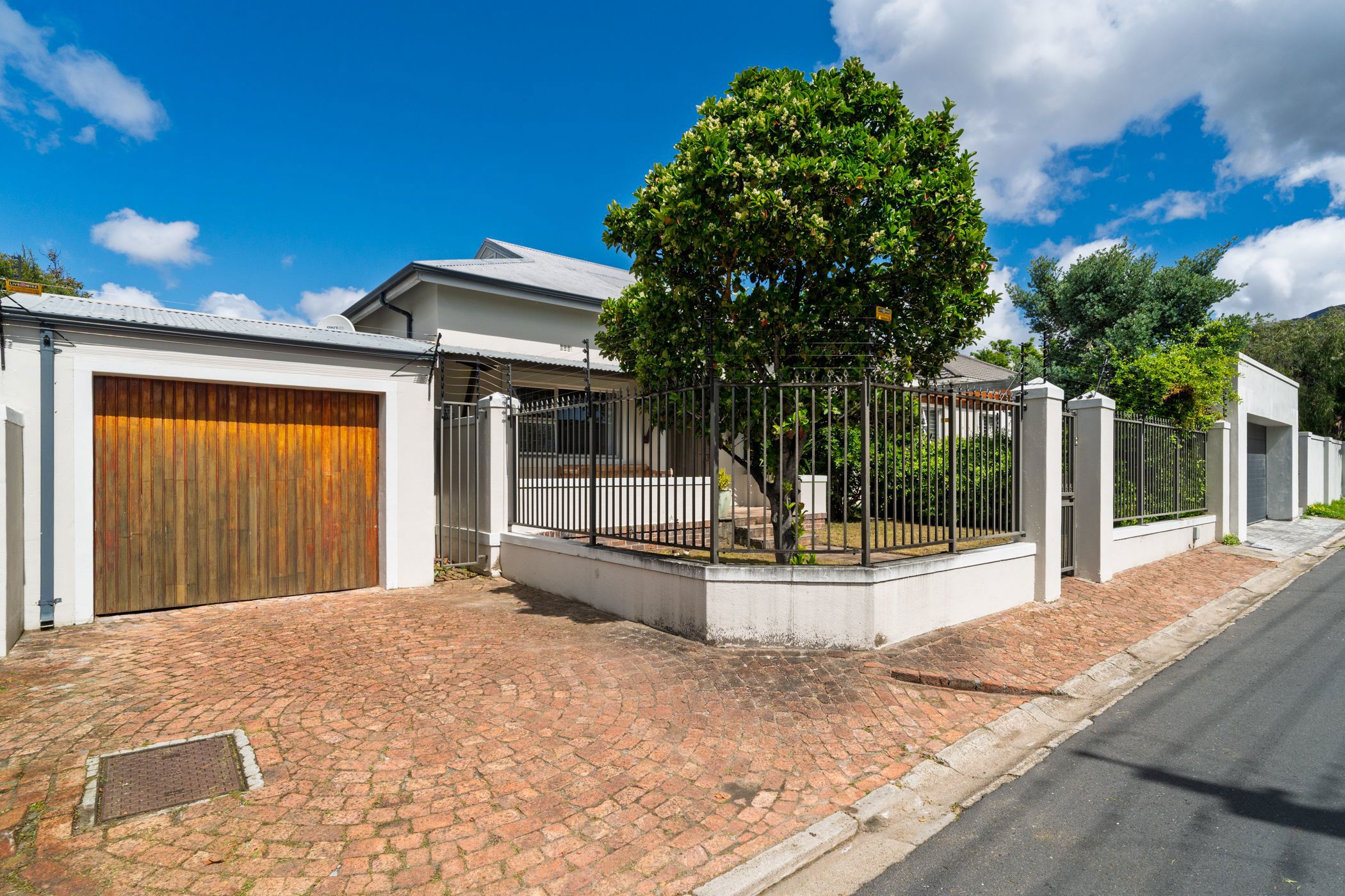 House for sale in Claremont, Cape Town - KW1714752