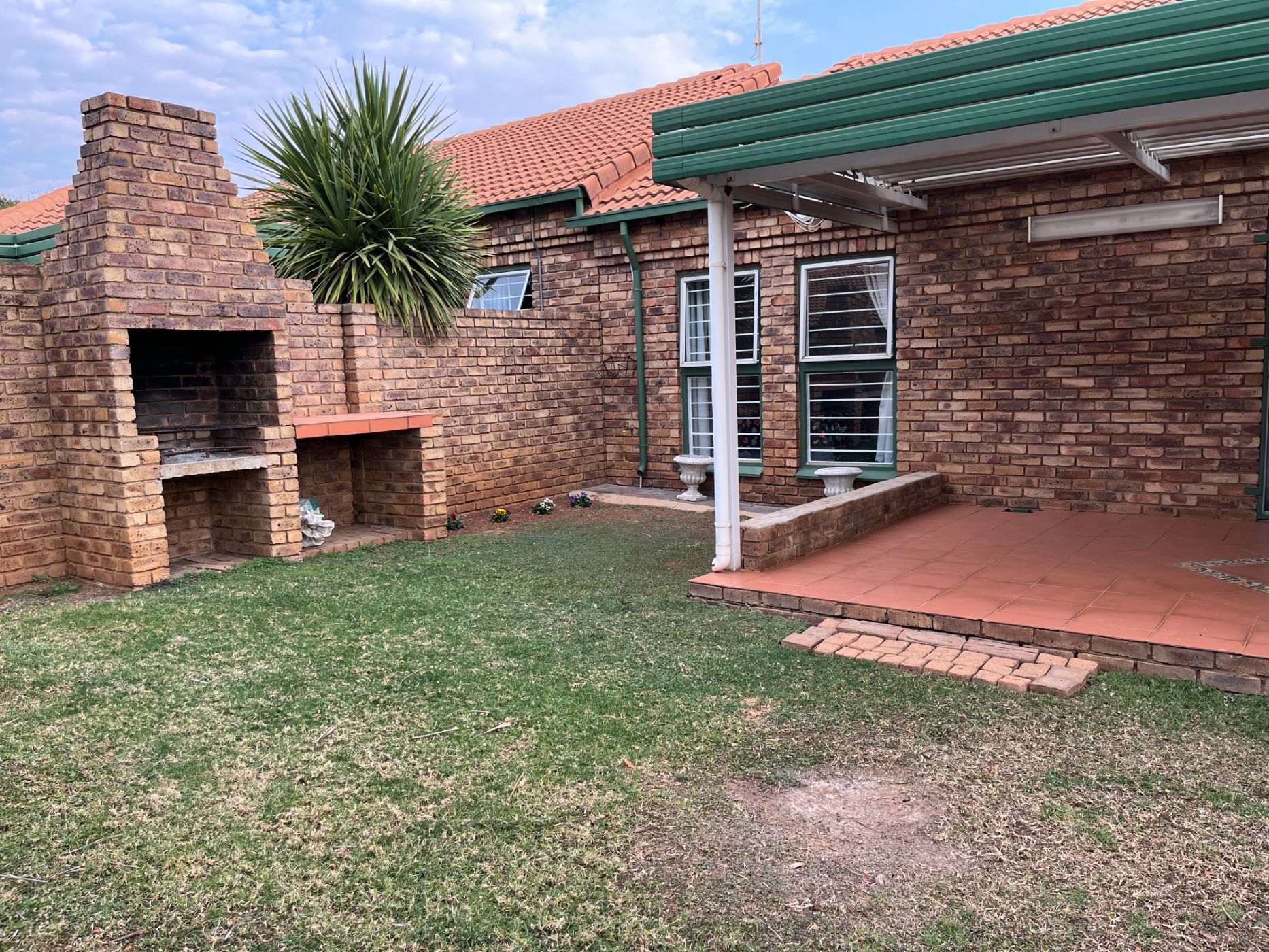 Townhouse for sale in Die Hoewes - CN1713548