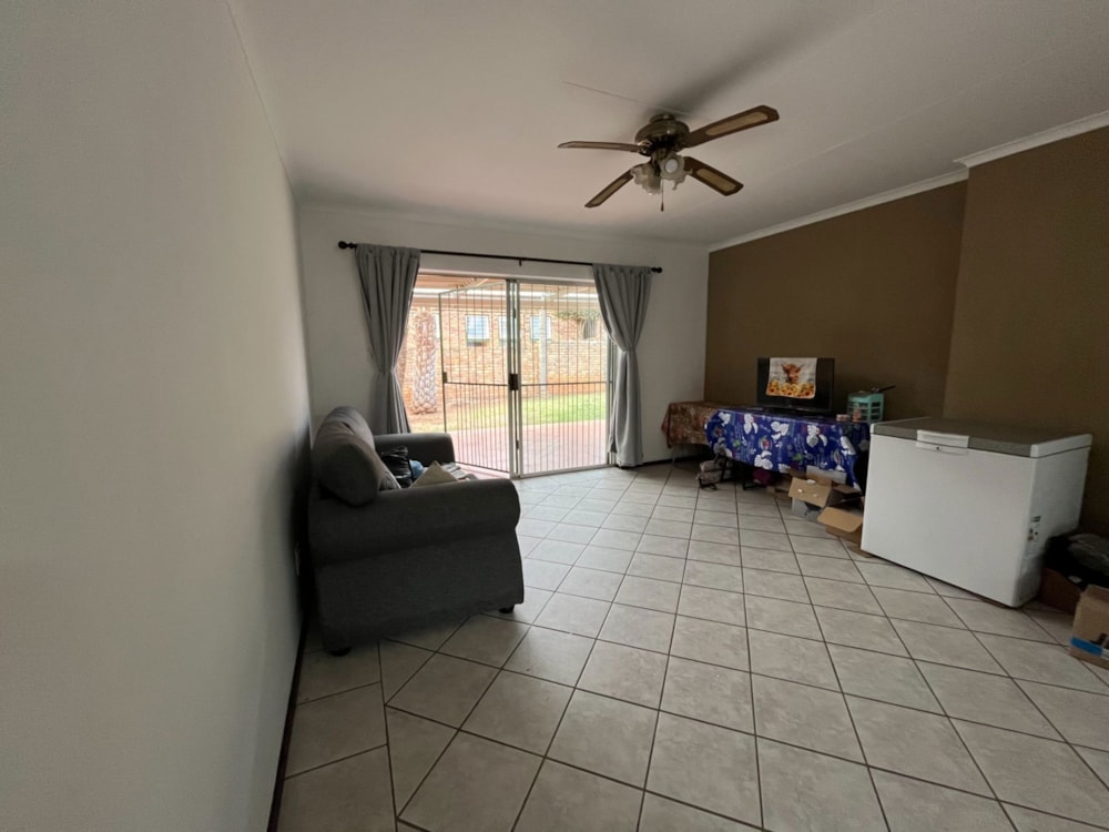 Townhouse for sale in Die Hoewes - CN1713548