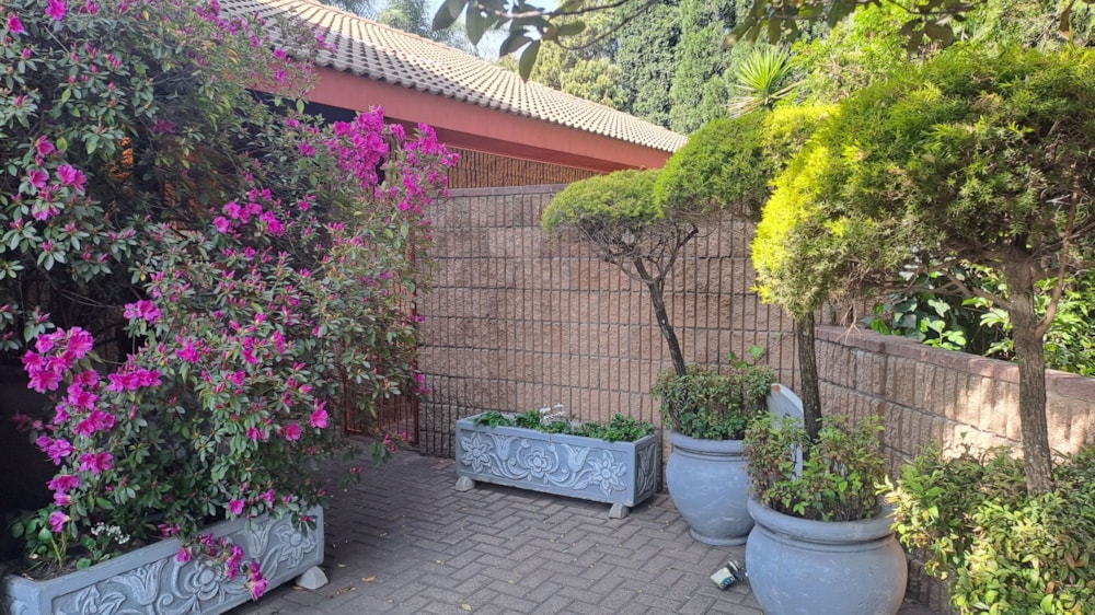 Security complex home for sale in Clubville - 1MD1714976