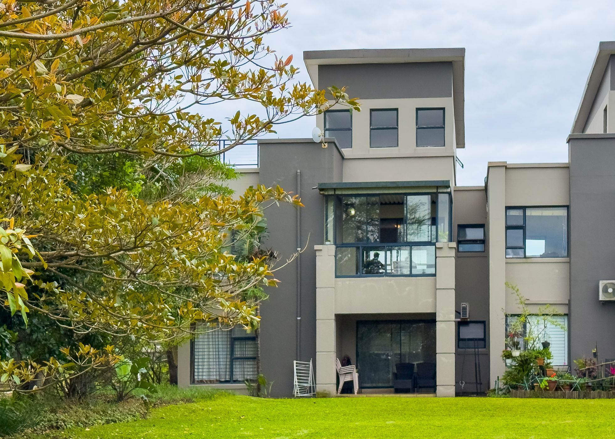 Apartment for sale in Palm Lakes Estates - 1BD1716434