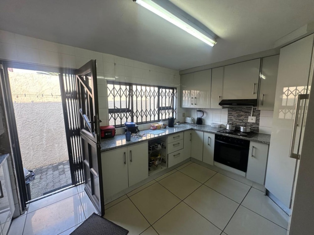 Townhouse let in Westdene, Bloemfontein - 1BX1714012 Townhouse let in Westdene, Bloemfontein - 1BX1714012