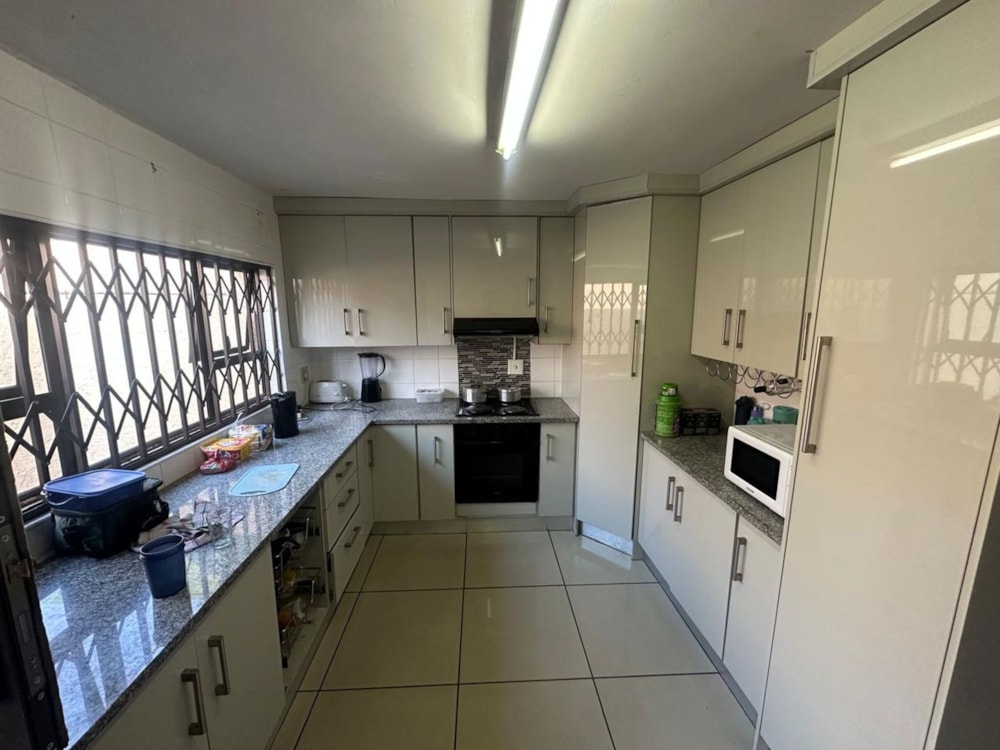 Townhouse let in Westdene, Bloemfontein - 1BX1714012 Townhouse let in Westdene, Bloemfontein - 1BX1714012