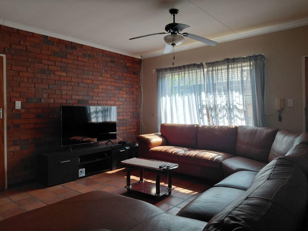 Townhouse for sale in Langenhovenpark - 1BX1714493 Townhouse for sale in Langenhovenpark - 1BX1714493