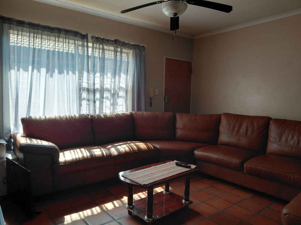 Townhouse for sale in Langenhovenpark - 1BX1714493 Townhouse for sale in Langenhovenpark - 1BX1714493