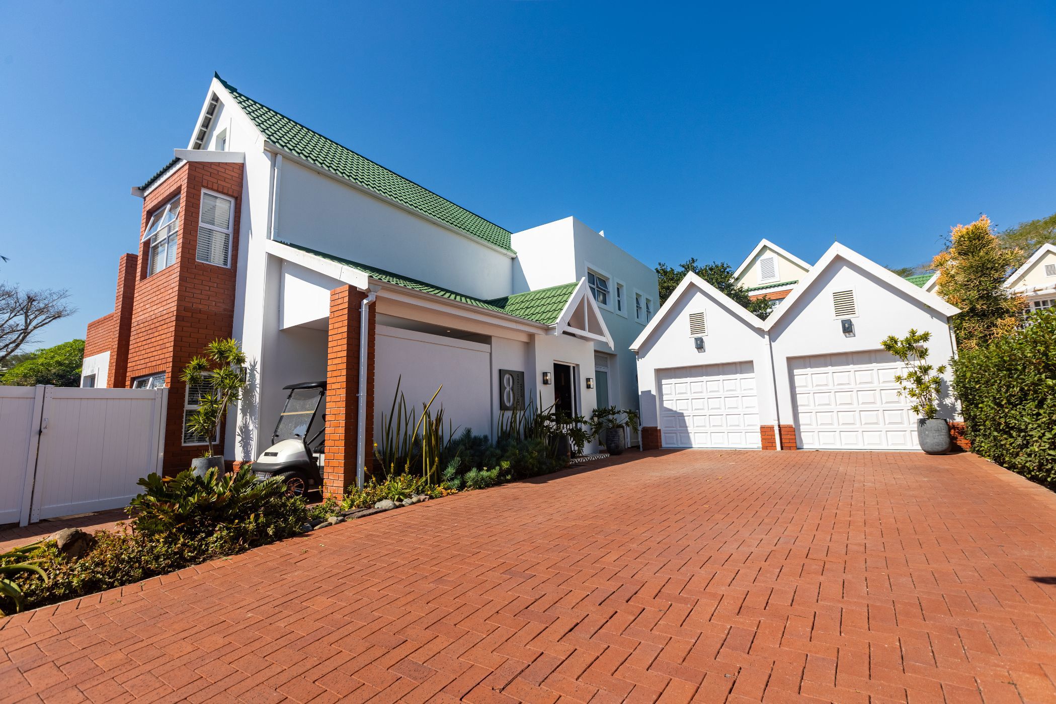 Townhouse for sale in Mount Edgecombe Country Estate - 1MT1713123