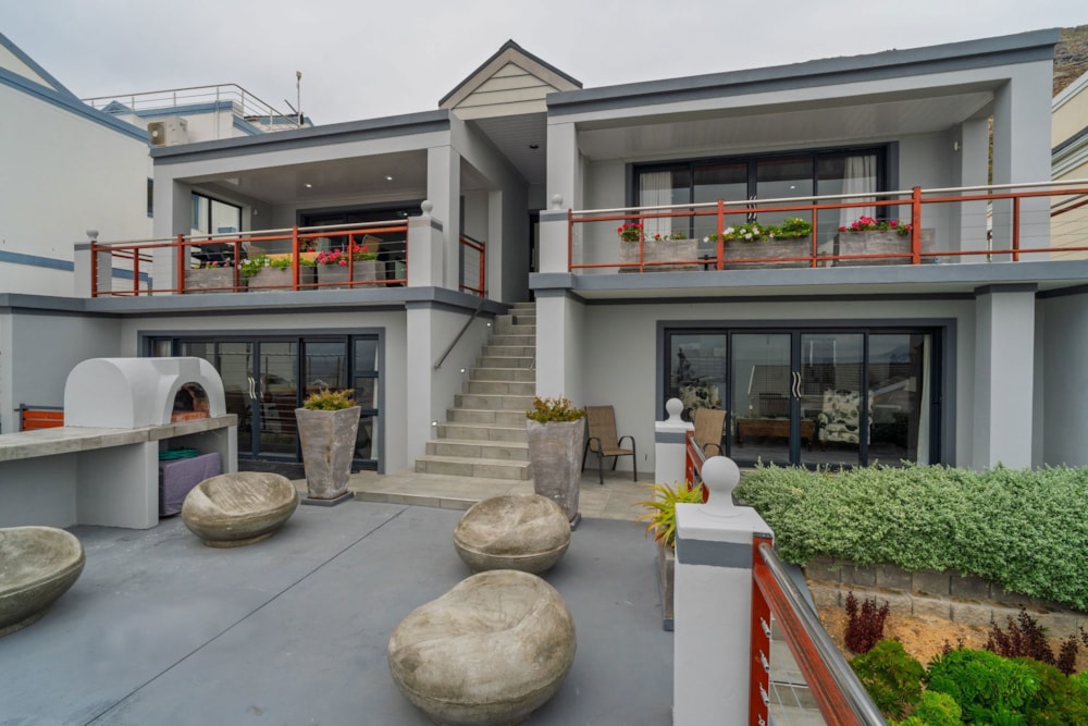 House for sale in Seaforth - SIM1713386 House for sale in Seaforth - SIM1713386