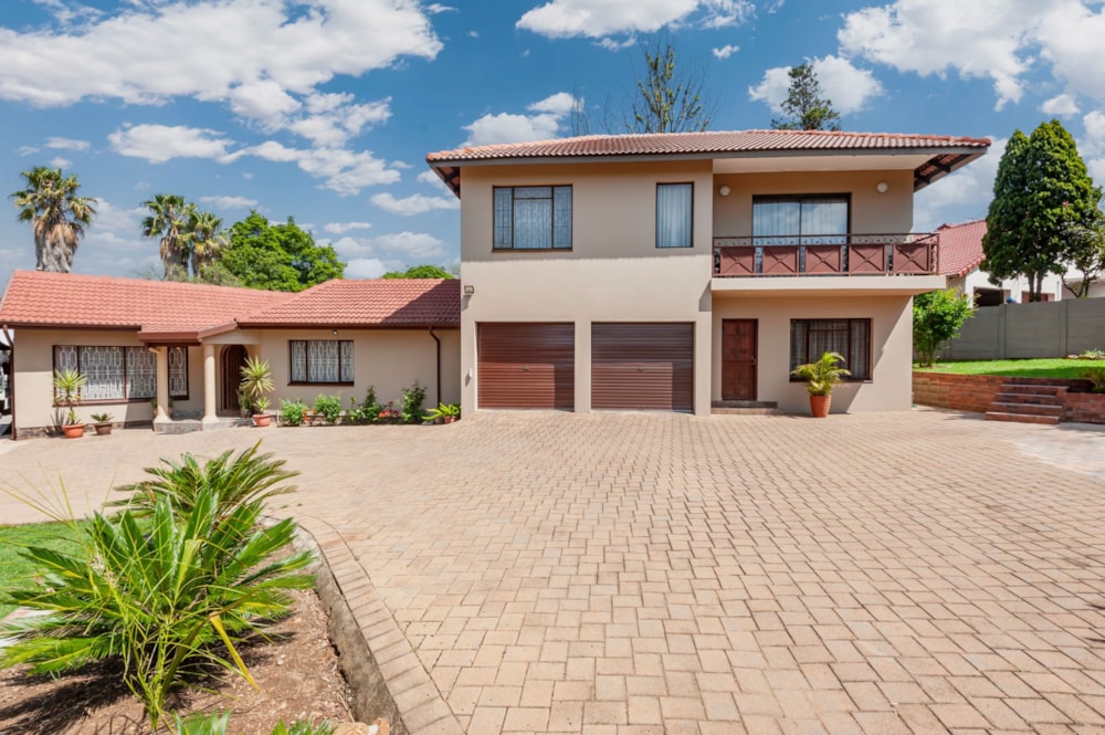 Double-storey house for sale in Marais Steyn Park - BED1717764 Double-storey house for sale in Marais Steyn Park - BED1717764