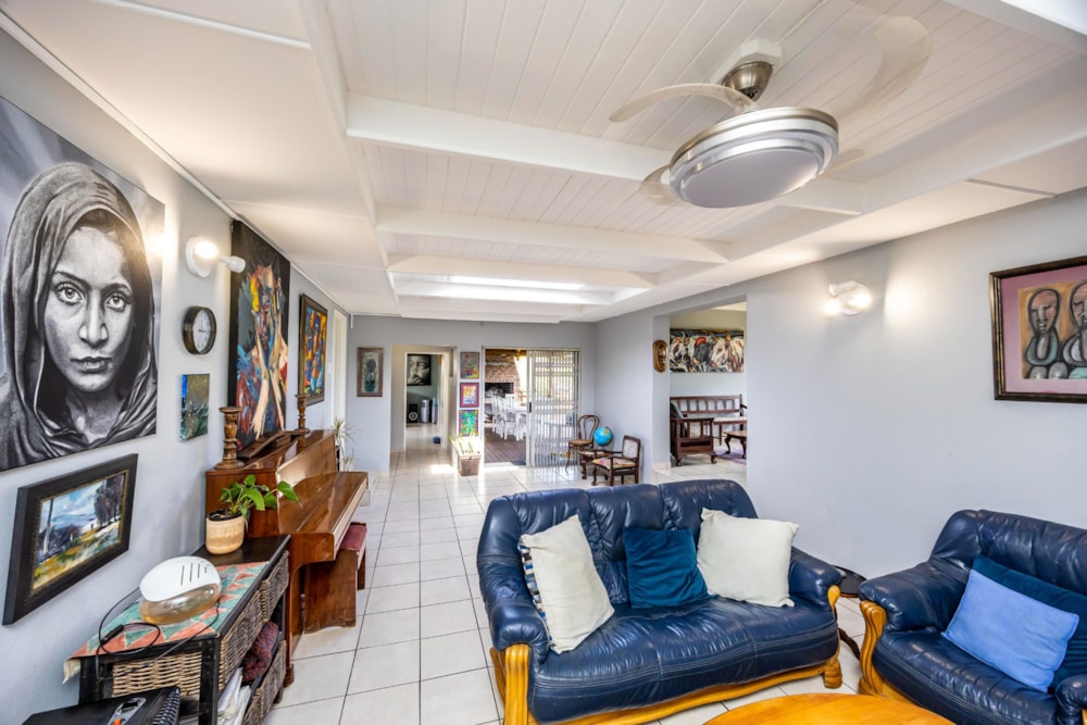 House for sale in Beacon Bay - 1EZ1718123 House for sale in Beacon Bay - 1EZ1718123