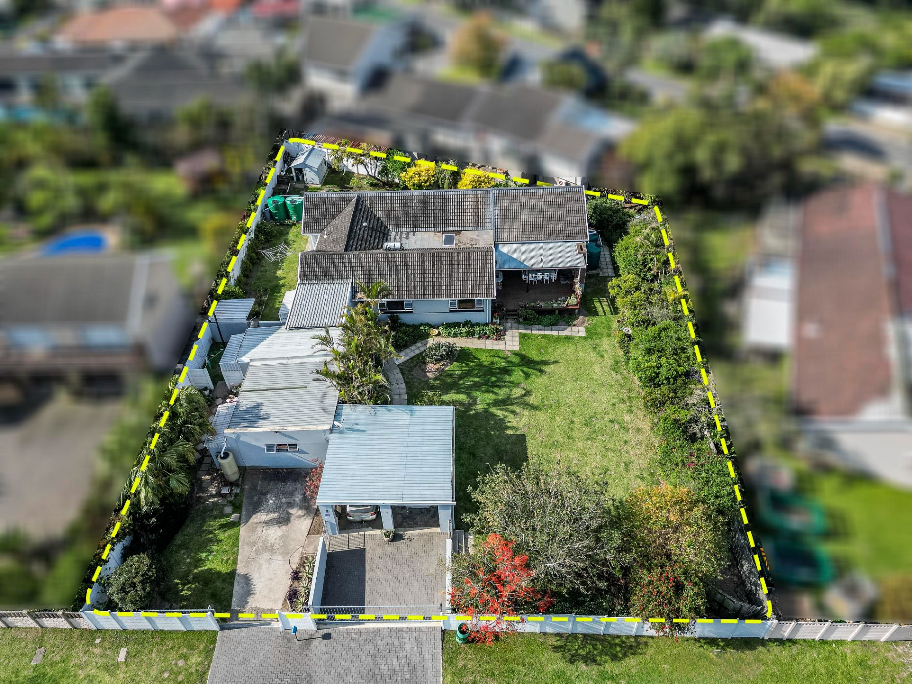 House for sale in Beacon Bay - 1EZ1718123