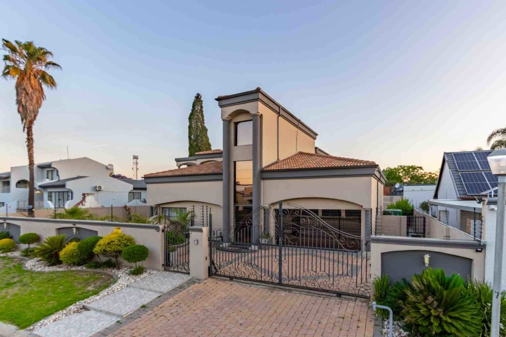 House for sale in Lakefield - EN1719093 House for sale in Lakefield - EN1719093