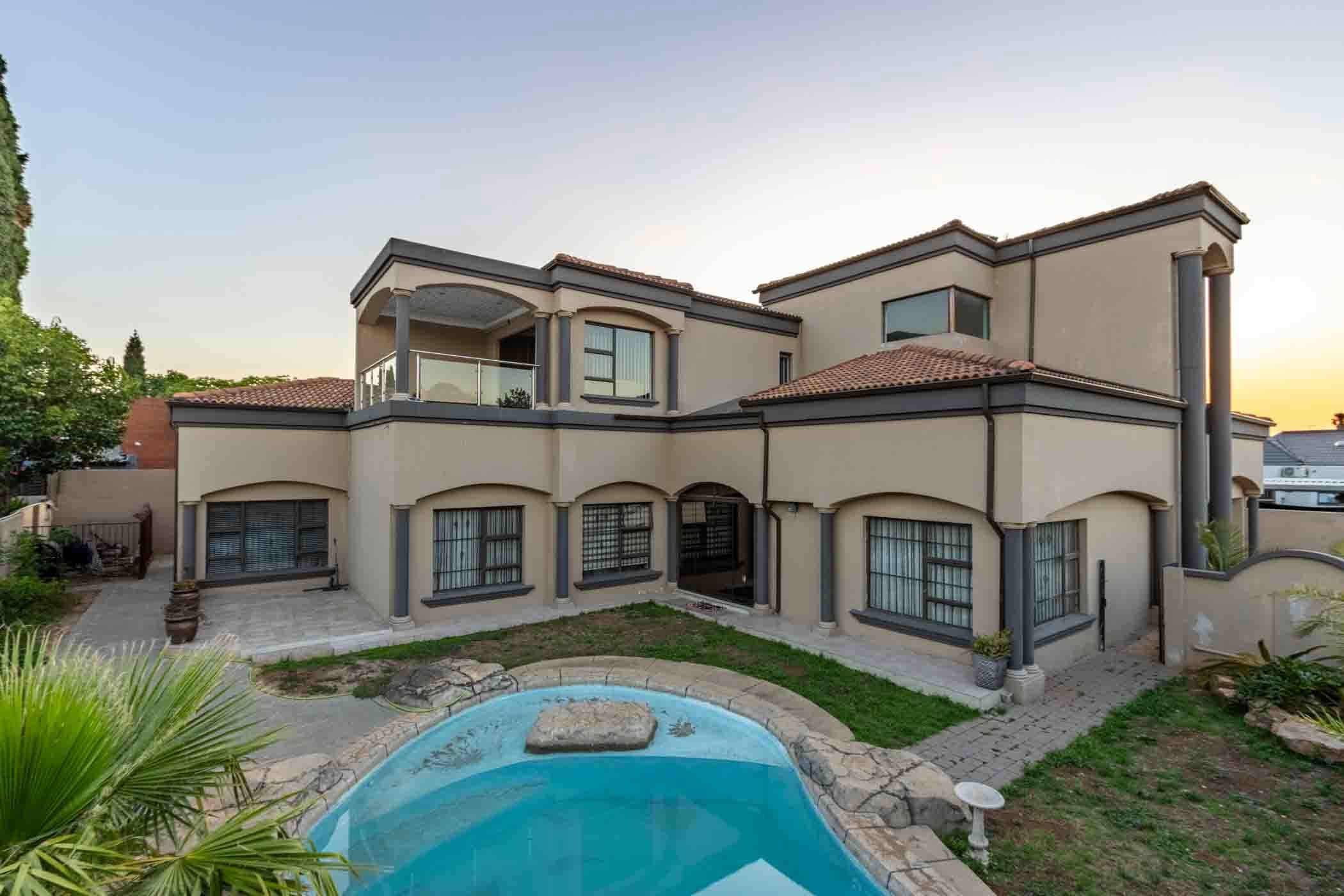 House for sale in Lakefield - EN1719093