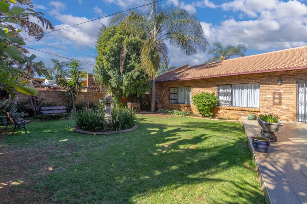 House for sale in Lakefield - EN1718047