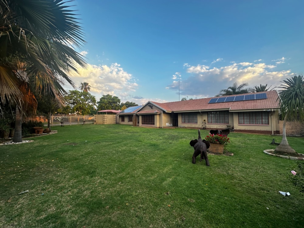 House for sale in Farrarmere - EN1710863 House for sale in Farrarmere - EN1710863