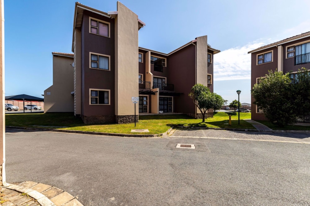 Apartment for sale in East London CBD - 1EZ1718557 Apartment for sale in East London CBD - 1EZ1718557