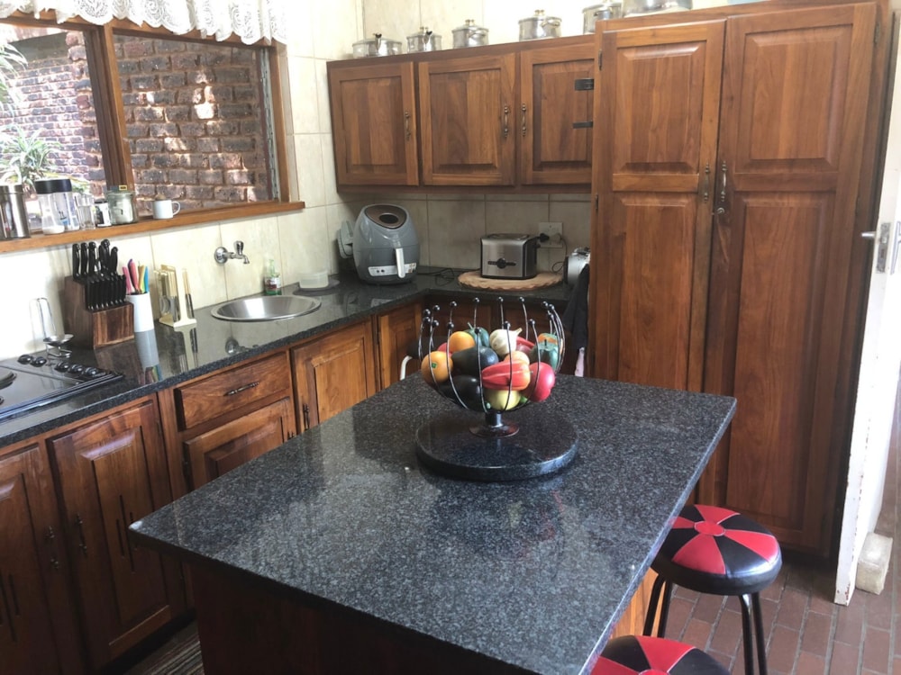 House for sale in Mbombela Ext 5 (Nelspruit Ext 5) - 1NS1717692 House for sale in Mbombela Ext 5 (Nelspruit Ext 5) - 1NS1717692