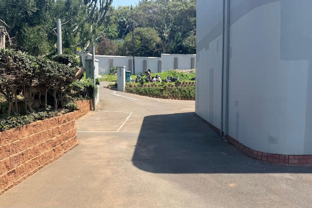 Commercial office for sale in Amanzimtoti - 1WB1718277