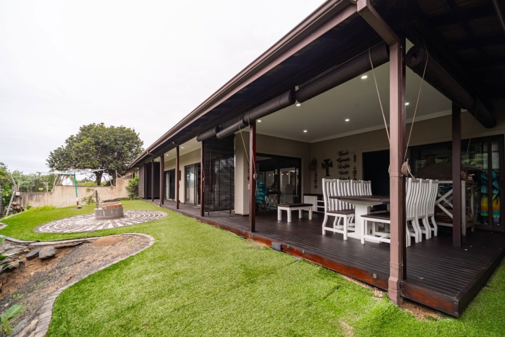 Apartment for sale in Blythedale Beach - 1BD1718751