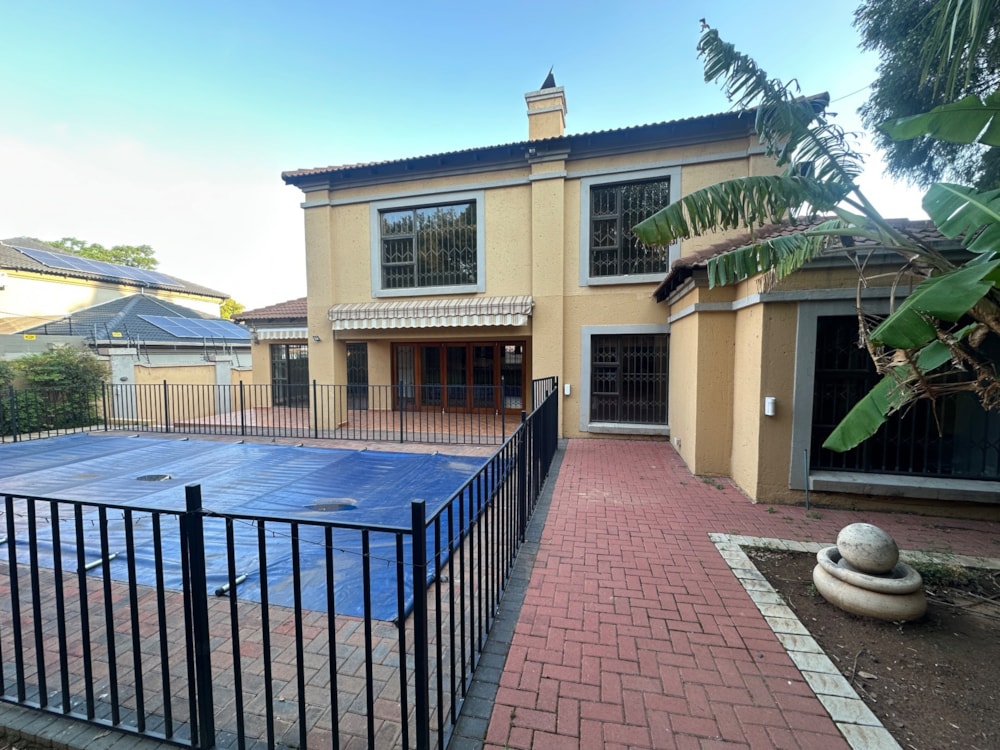 House to rent in Waterkloof Ridge - PTL1718383 House to rent in Waterkloof Ridge - PTL1718383