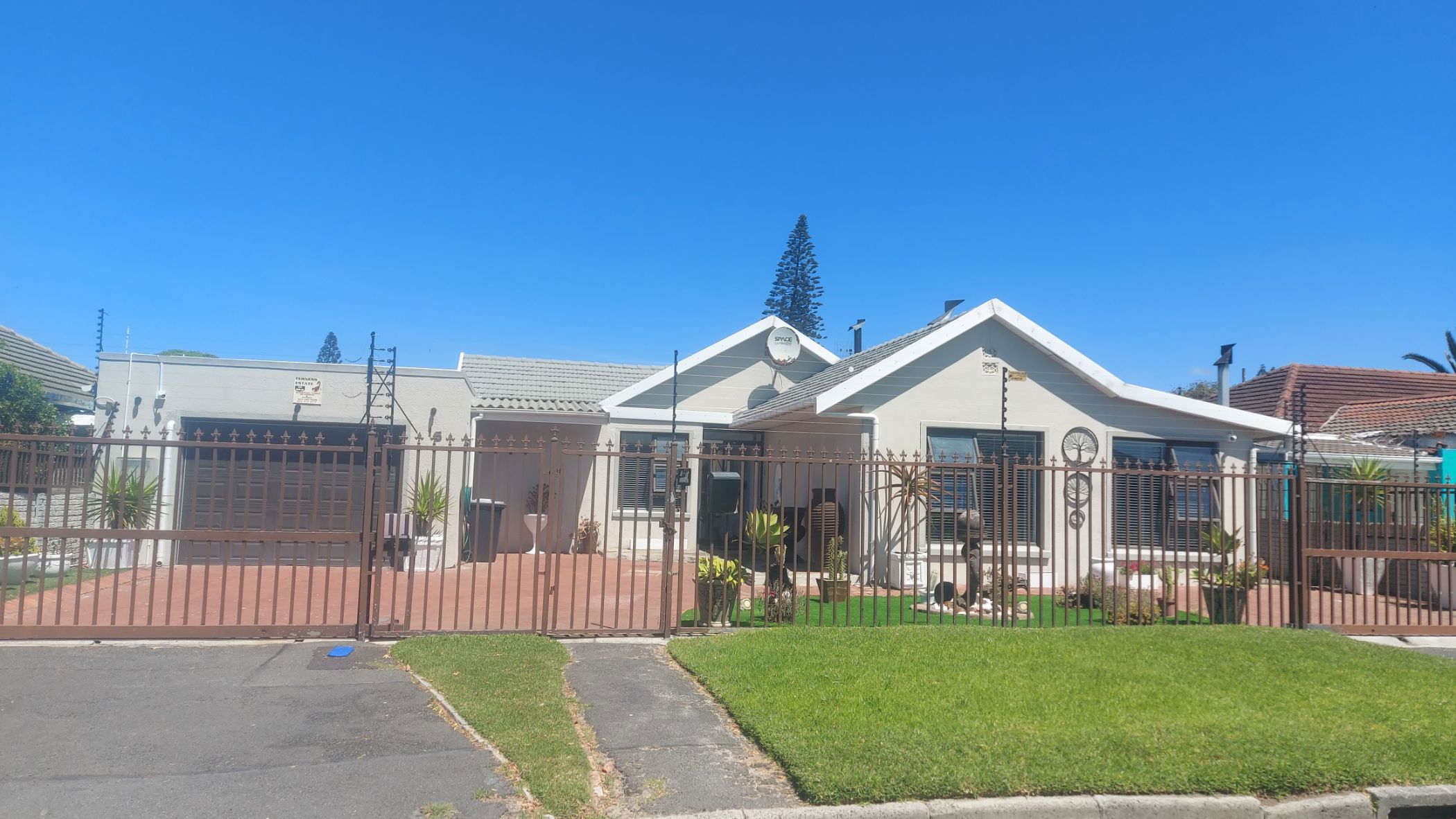 House for sale in Ottery - 1OT1720697