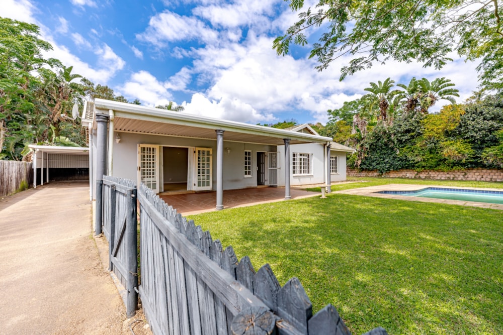 House for sale in Crestholme - 1KF1672126