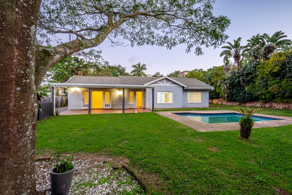 House for sale in Crestholme - 1KF1672126