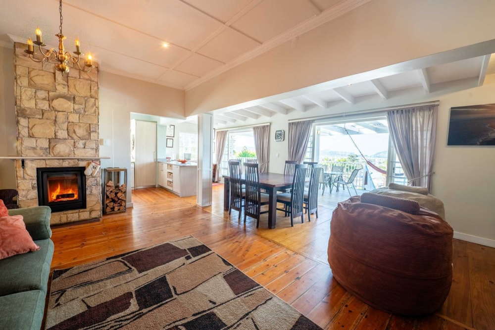 House for sale in Knysna Central - 1KG1718115 House for sale in Knysna Central - 1KG1718115