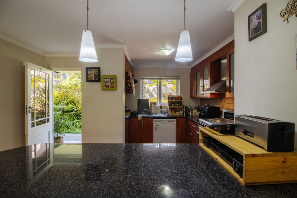 Apartment for sale in Knysna Central - 1KG1718073