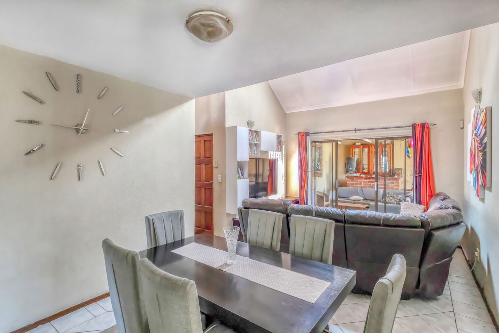 House for sale in Strubensvalley - RAN1719221 House for sale in Strubensvalley - RAN1719221