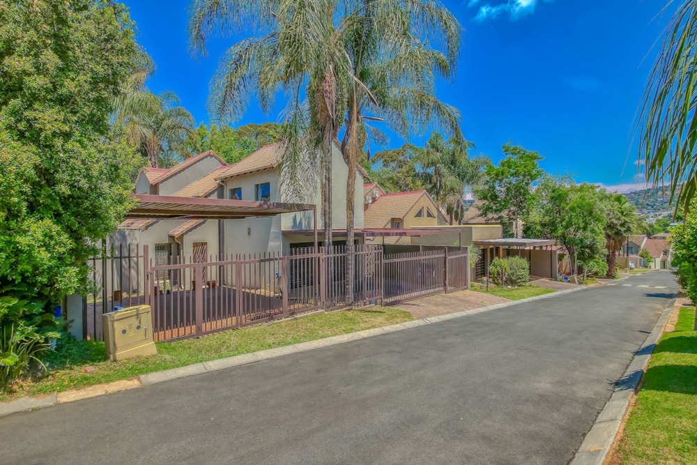 House for sale in Strubensvalley - RAN1719221 House for sale in Strubensvalley - RAN1719221