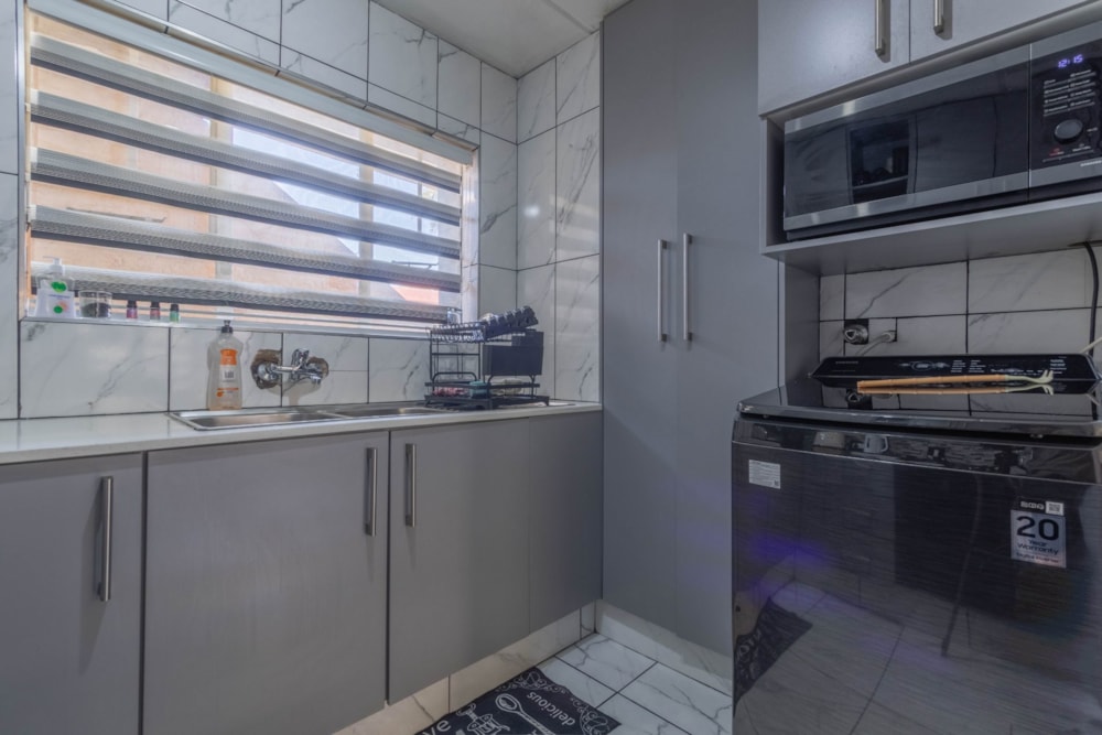 Apartment for sale in Lakefield - EN1718536