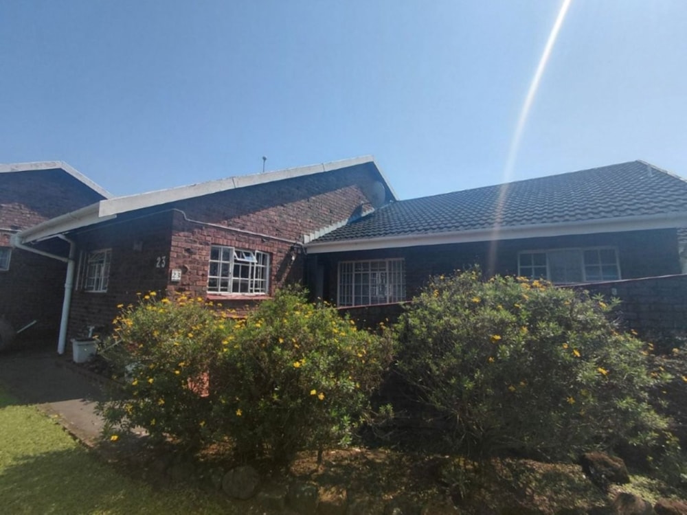 Security complex home for sale in Howick Central - 1PM1718258