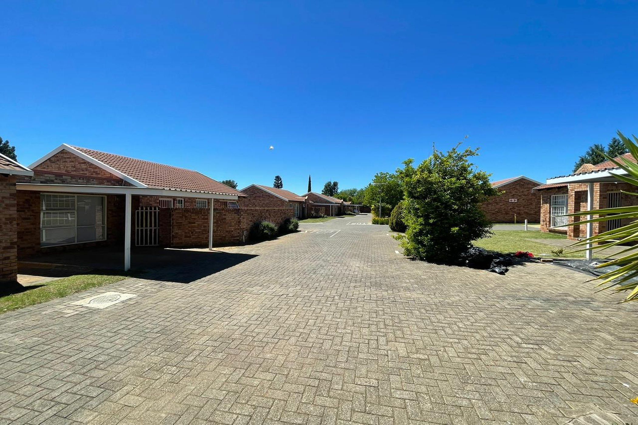 Townhouse for sale in Universitas - 1BX1718081