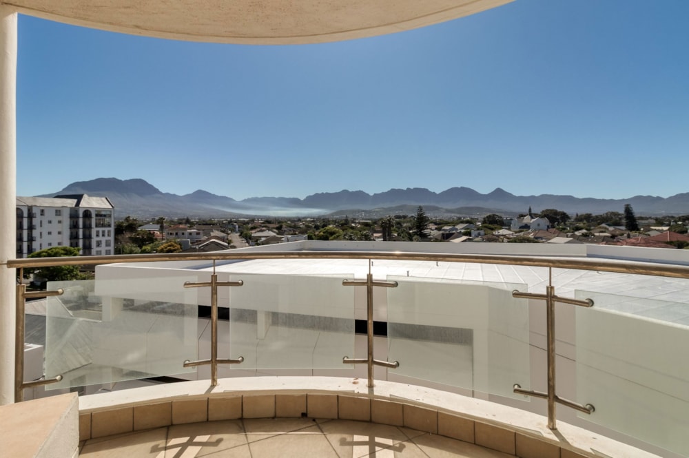 Apartment for sale in Strand North - SW1718211