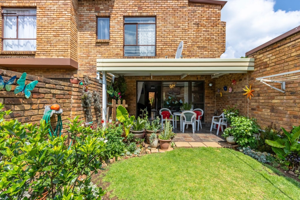 Townhouse for sale in Freeway Park - BOK1716699