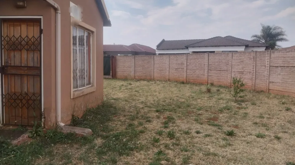 House sold in Dawn Park - BOK1718005
