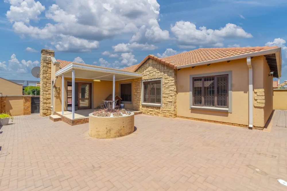 Cluster sold in Hughes - BOK1713340 Cluster sold in Hughes - BOK1713340