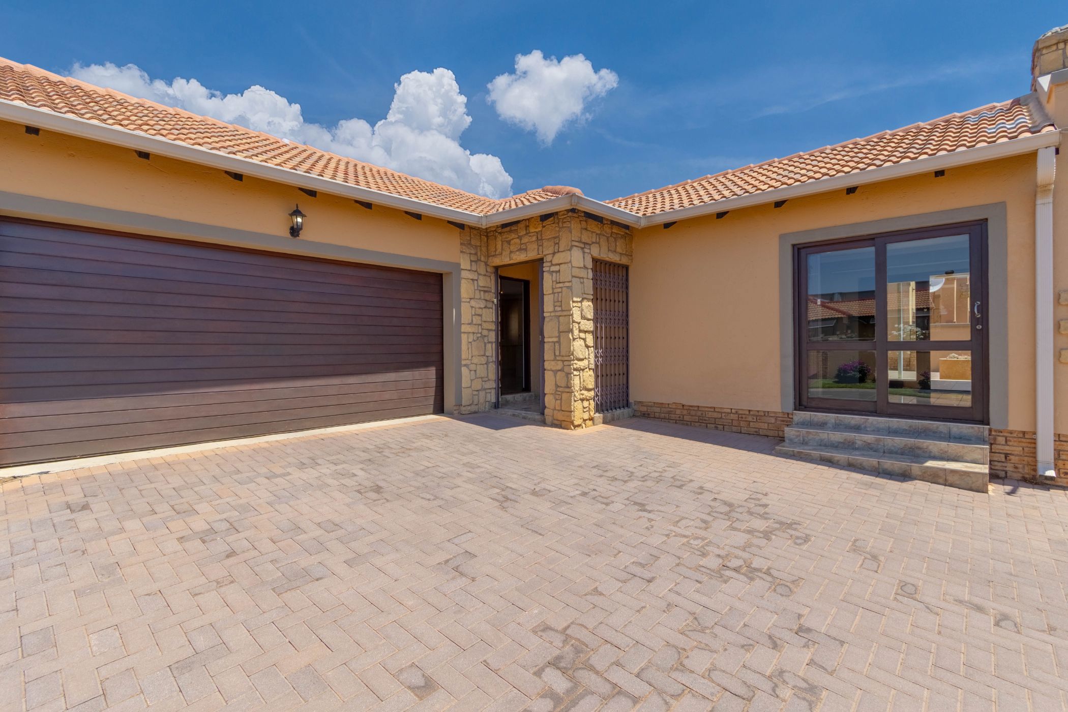 Cluster for sale in Hughes - BOK1713340