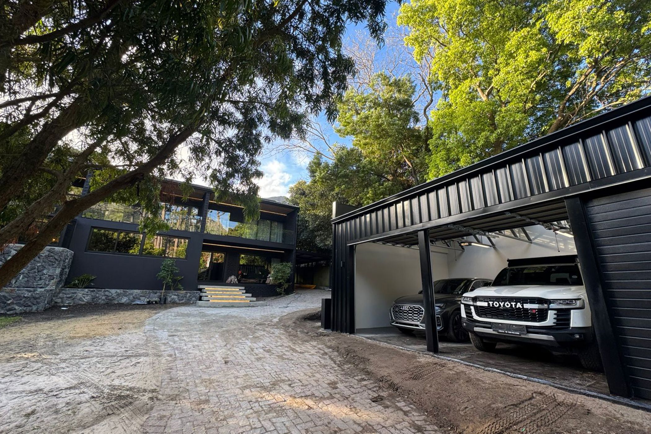 House sold in Longkloof - HOB1676572