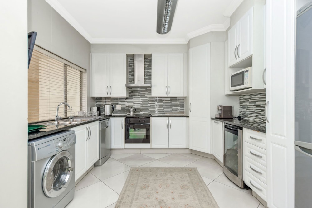 Apartment for sale in Sandown, Sandton - HP1717479 Apartment for sale in Sandown, Sandton - HP1717479