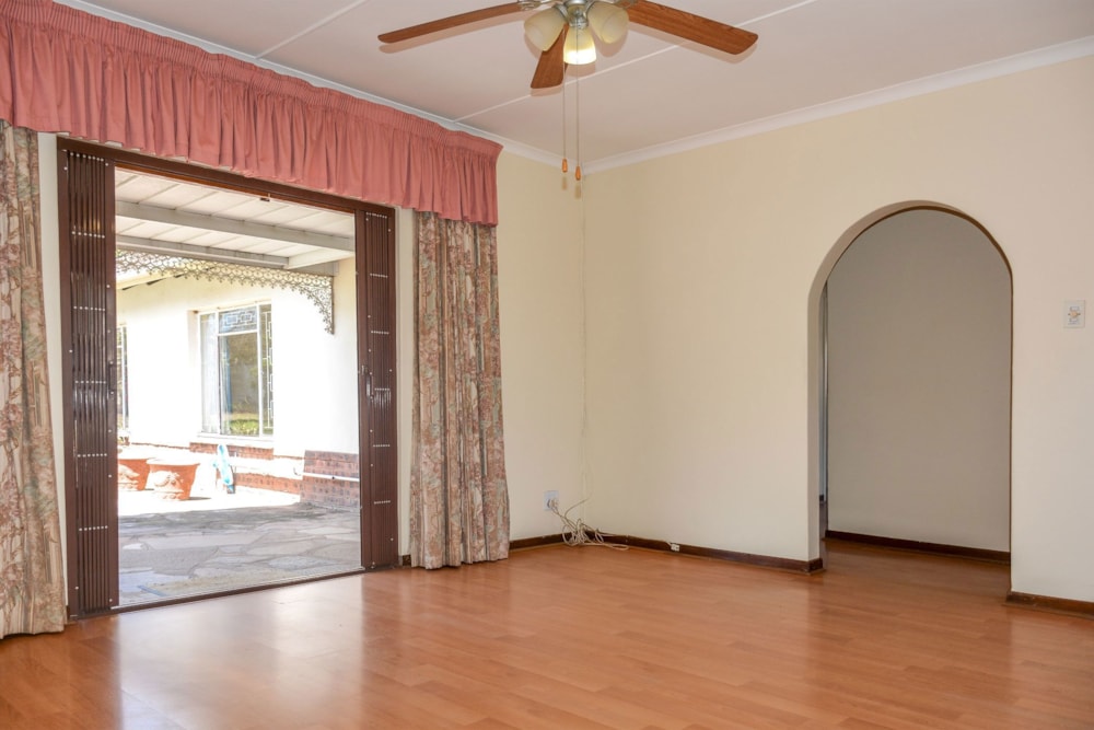 House sold in Hayfields - 1PM1716928