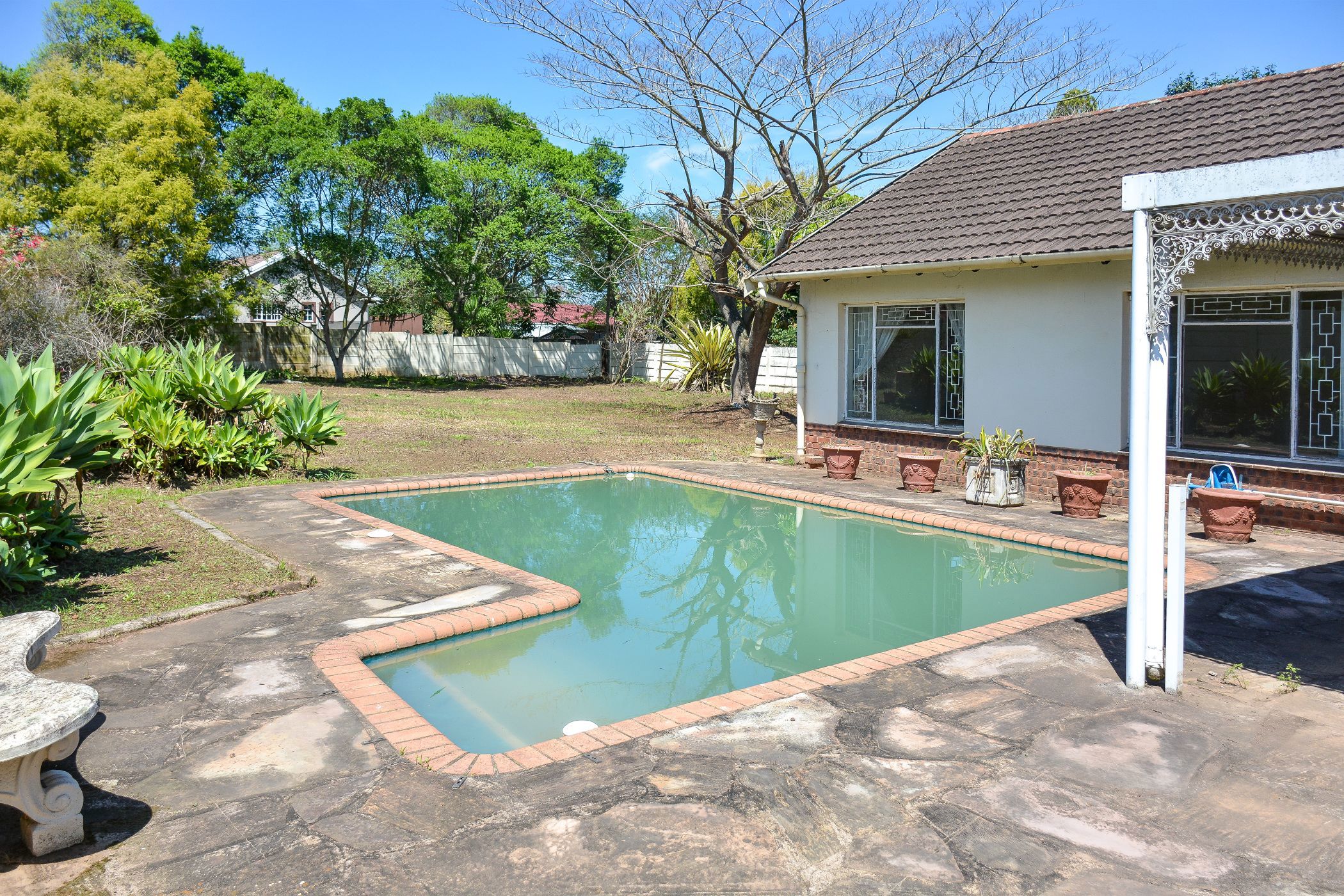 House sold in Hayfields - 1PM1716928