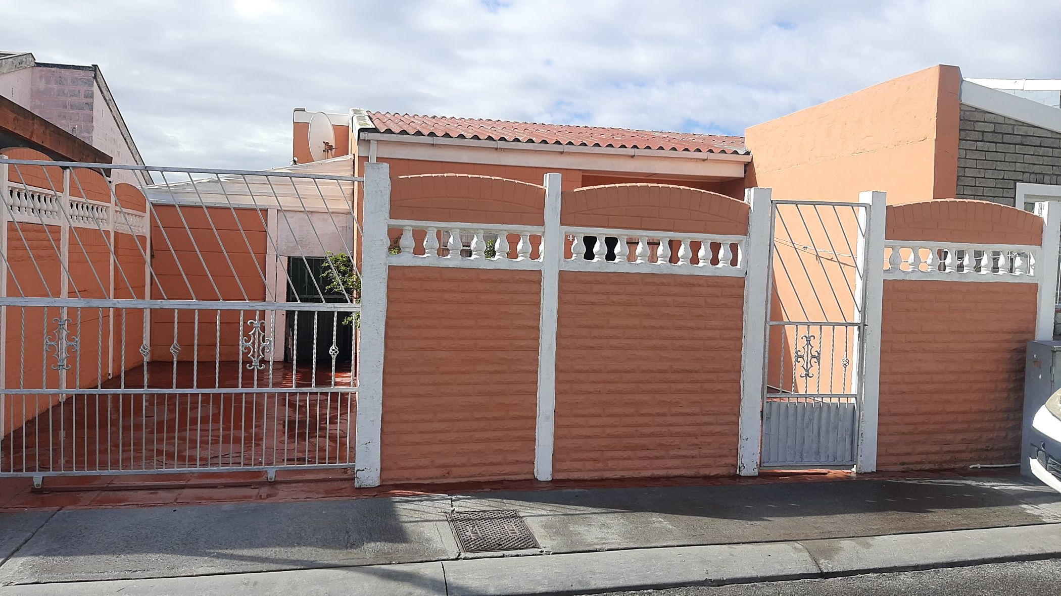 House for sale in Rocklands, Mitchells Plain - 1MN1719606