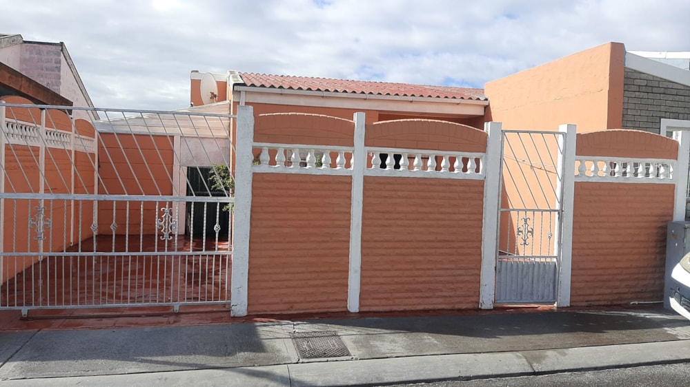 House for sale in Rocklands, Mitchells Plain - 1MN1719606 House for sale in Rocklands, Mitchells Plain - 1MN1719606