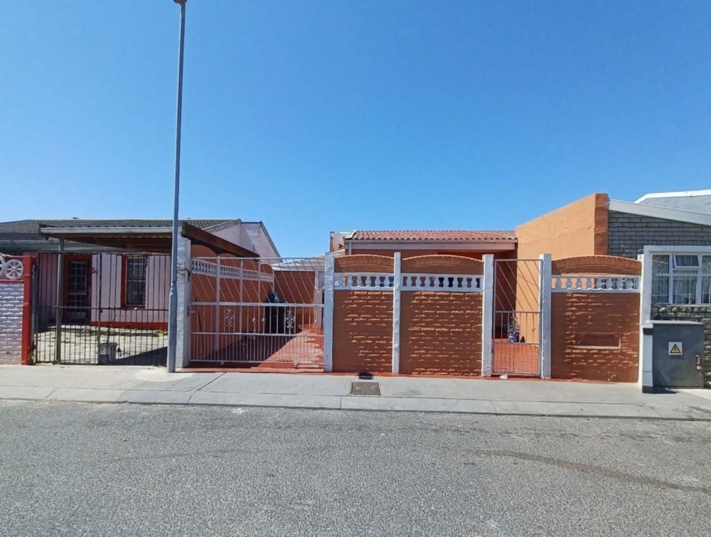 House for sale in Rocklands, Mitchells Plain - 1MN1719606